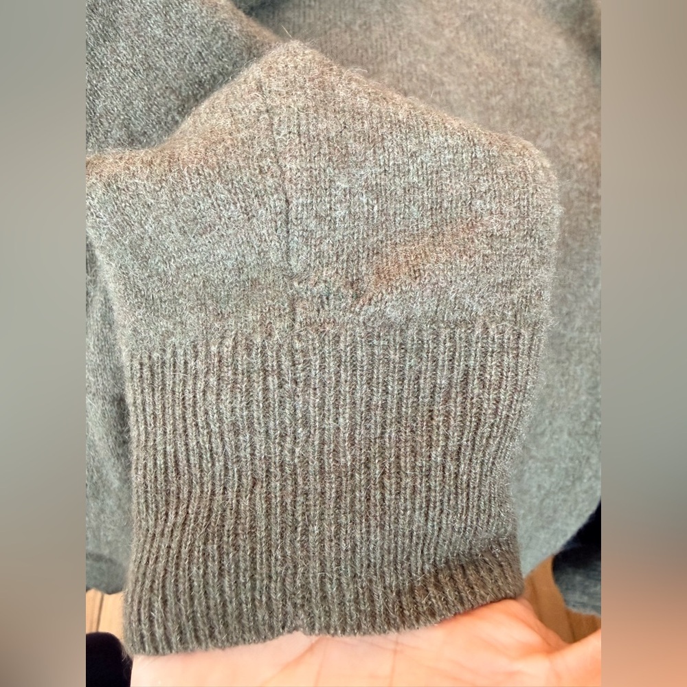 Men's Olive Green Sweater - Picture 4 of 4